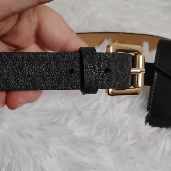 Michael Kors Leather Black Traveler Minimalist Waist Belt Wallet and Coin Pouch - Picture 8 of 15